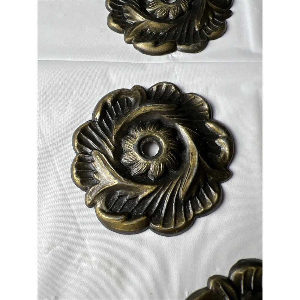 Lot Of 8 Vintage Metal Floral Rosettes Furniture Hardware Pieces - Picture 4 of 7